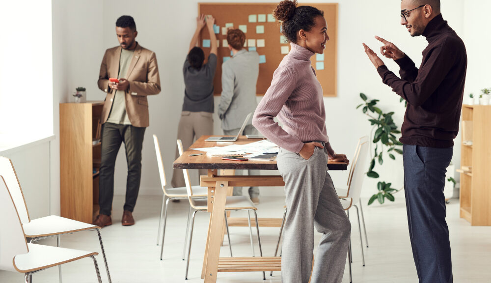 Image for How to forward a text message: 3 effortless ways to share across numbers