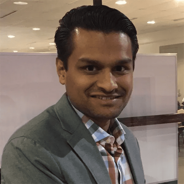 Kunal Parbadia is using SimpleTexting for text message marketing.