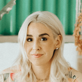 Lindsey Eryn is using SimpleTexting for text message marketing.